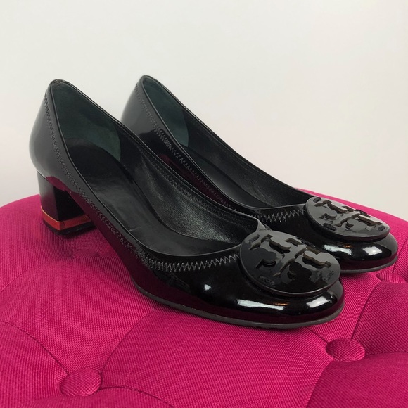 Tory Burch Shoes - Tory Burch black patent leather ‘Amy’ logo pump